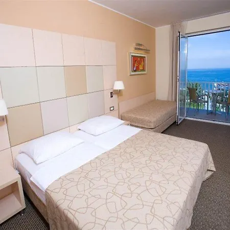 Otel Dependences - San Simon 3*
