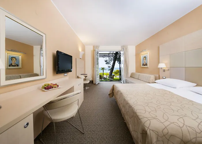 Dependences - San Simon Izola