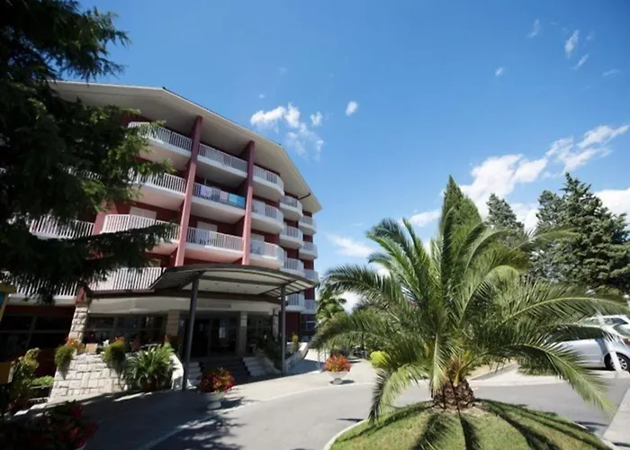 Otel Dependences - San Simon 3*