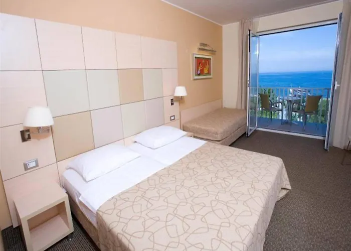 Dependences - San Simon Hotell