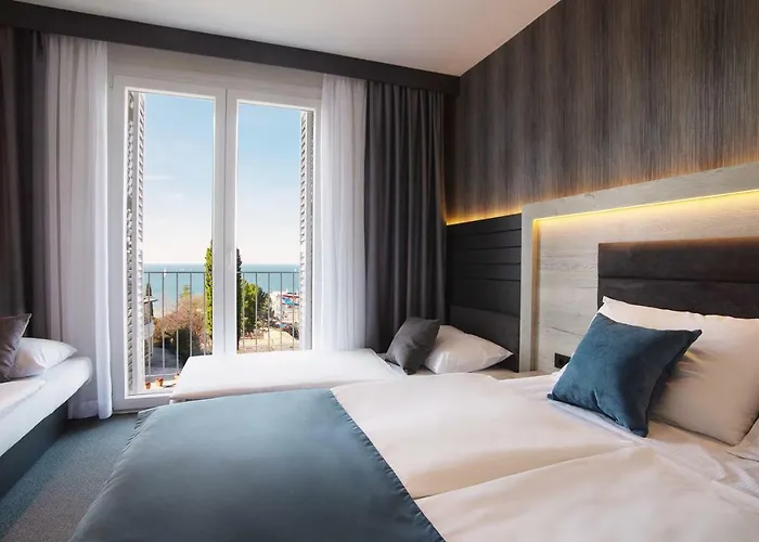 Dependences - San Simon Izola