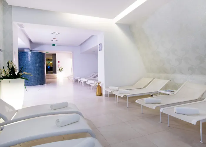 Dependences - San Simon Hotell Izola