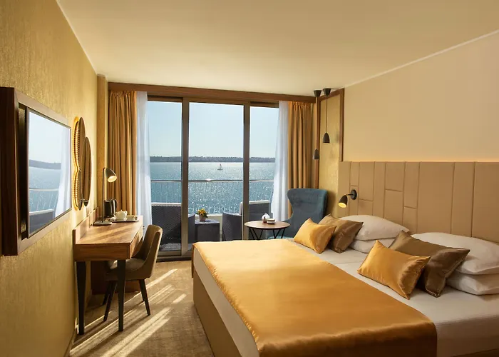 Dependences - San Simon Hotell